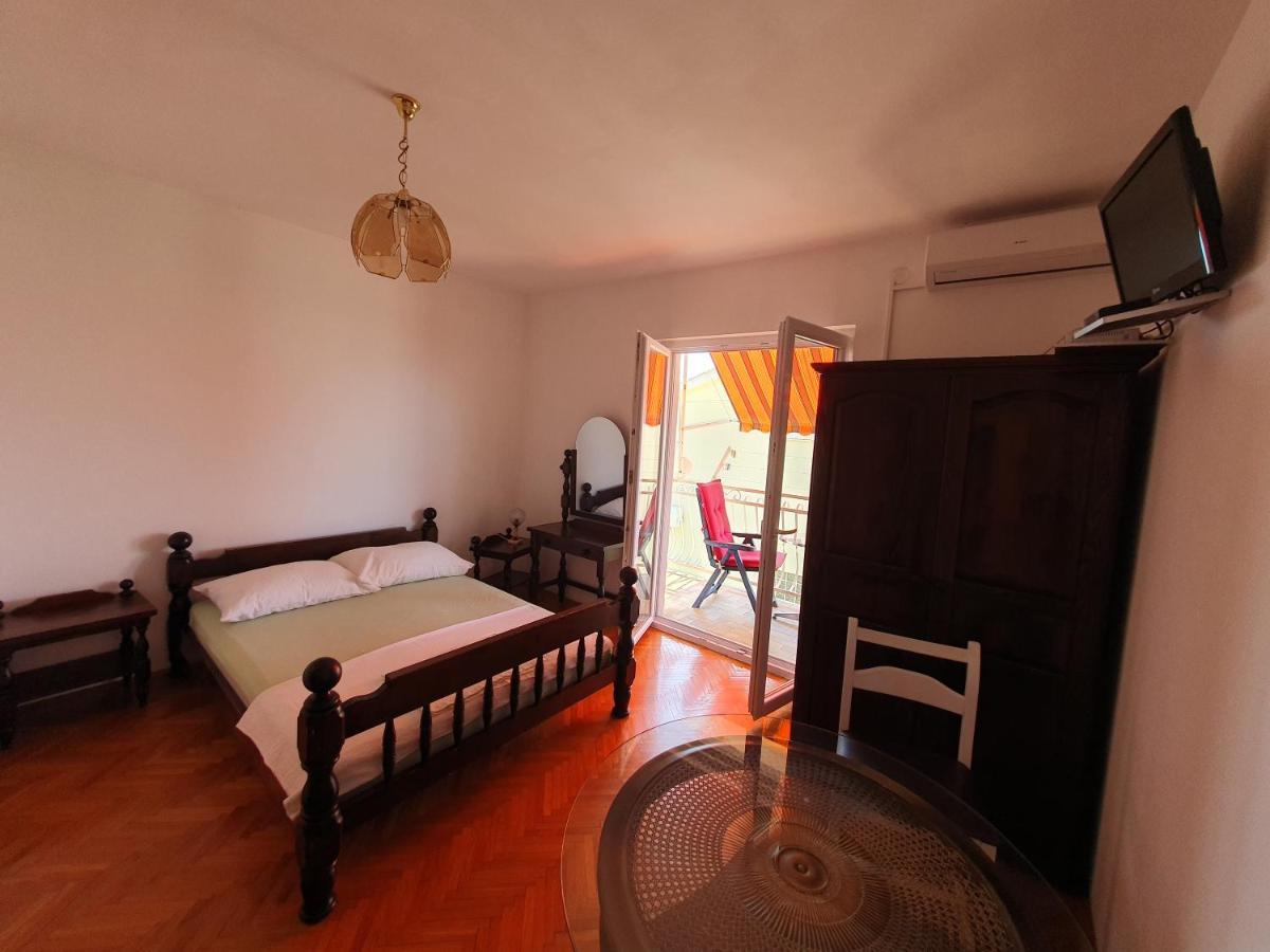 Apartmani Miljak 奥米什 外观 照片