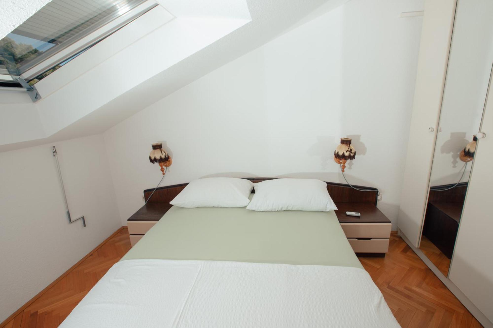 Apartmani Miljak 奥米什 外观 照片