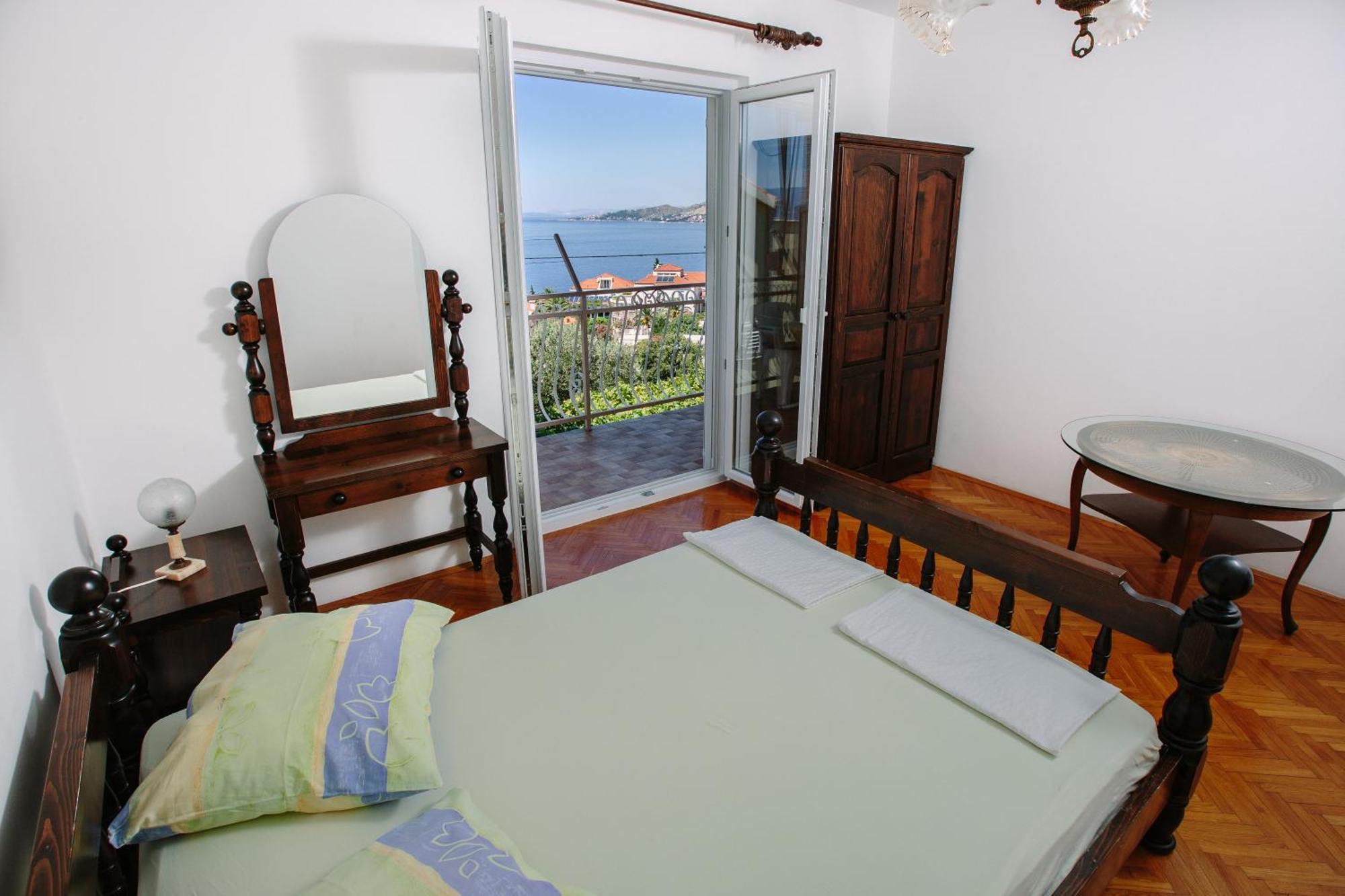 Apartmani Miljak 奥米什 外观 照片