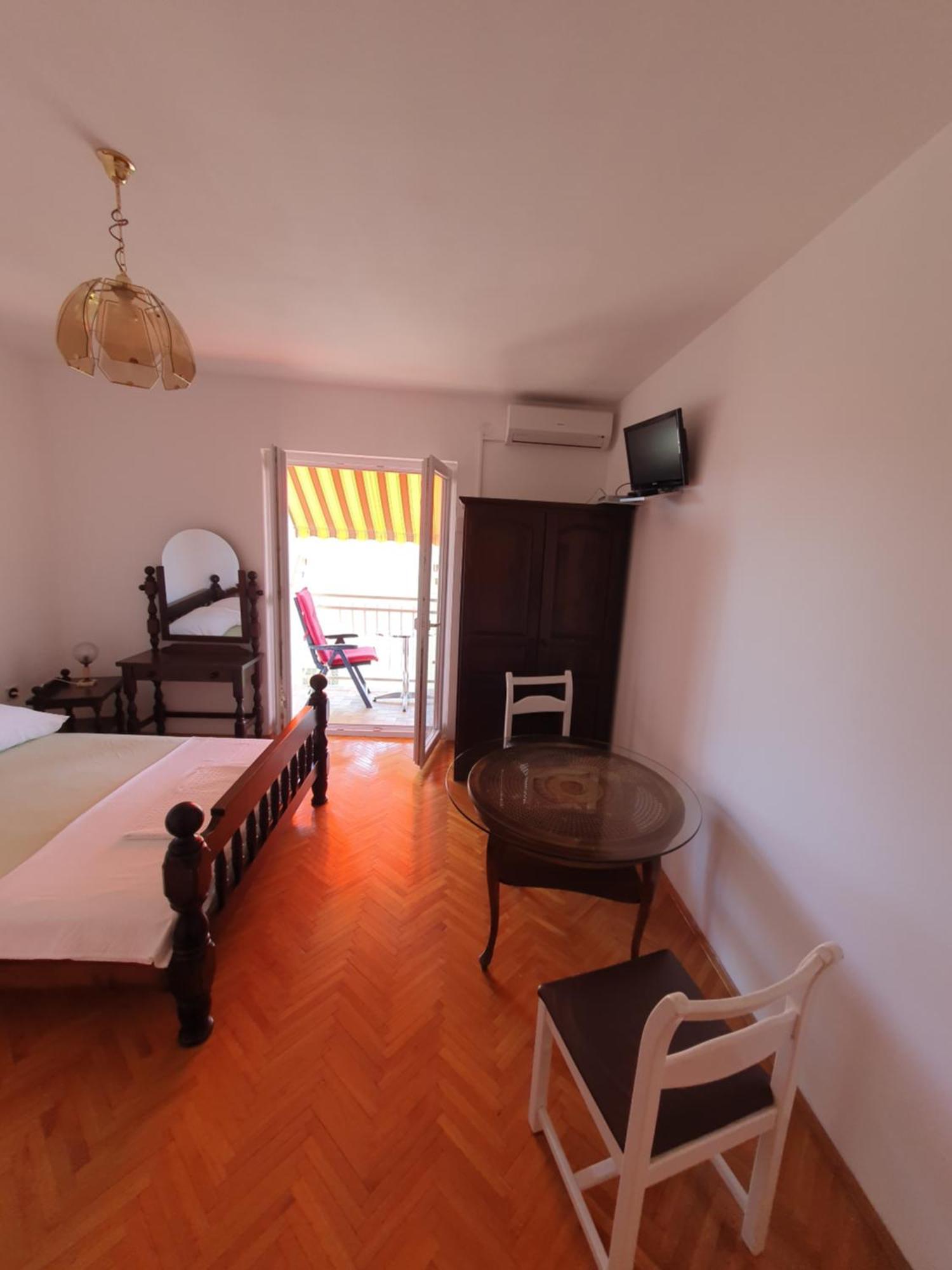 Apartmani Miljak 奥米什 外观 照片